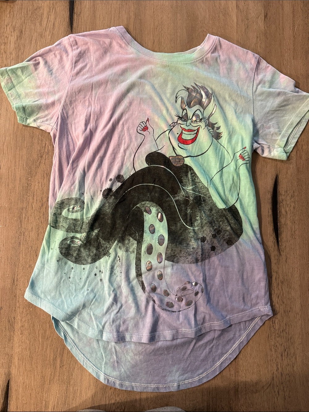 Disney  Tie-Dye Ursula Graphic Tee  small women’s